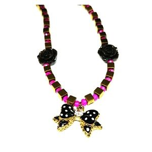 Bow Necklace